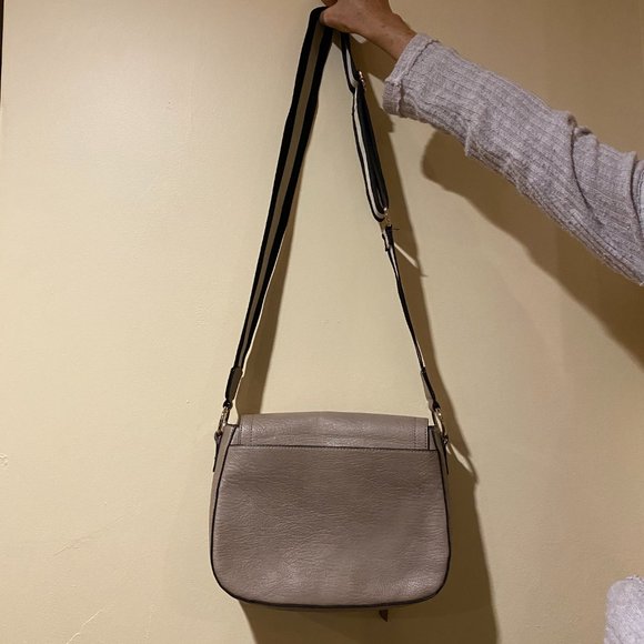 Gap Izzy Tan Crossbody - Picture 3 of 5
